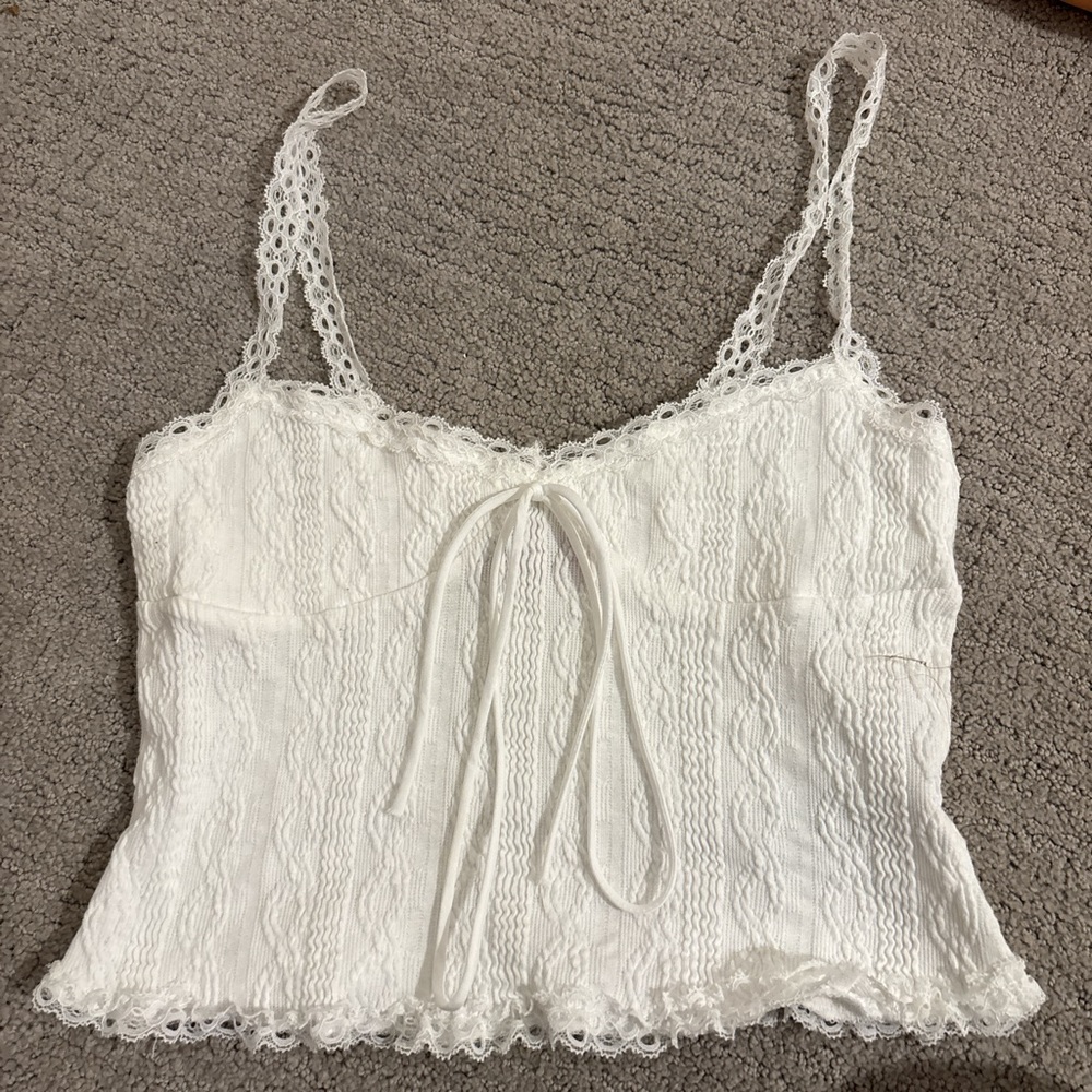 Elegant White Lace Women’s Top Edikted